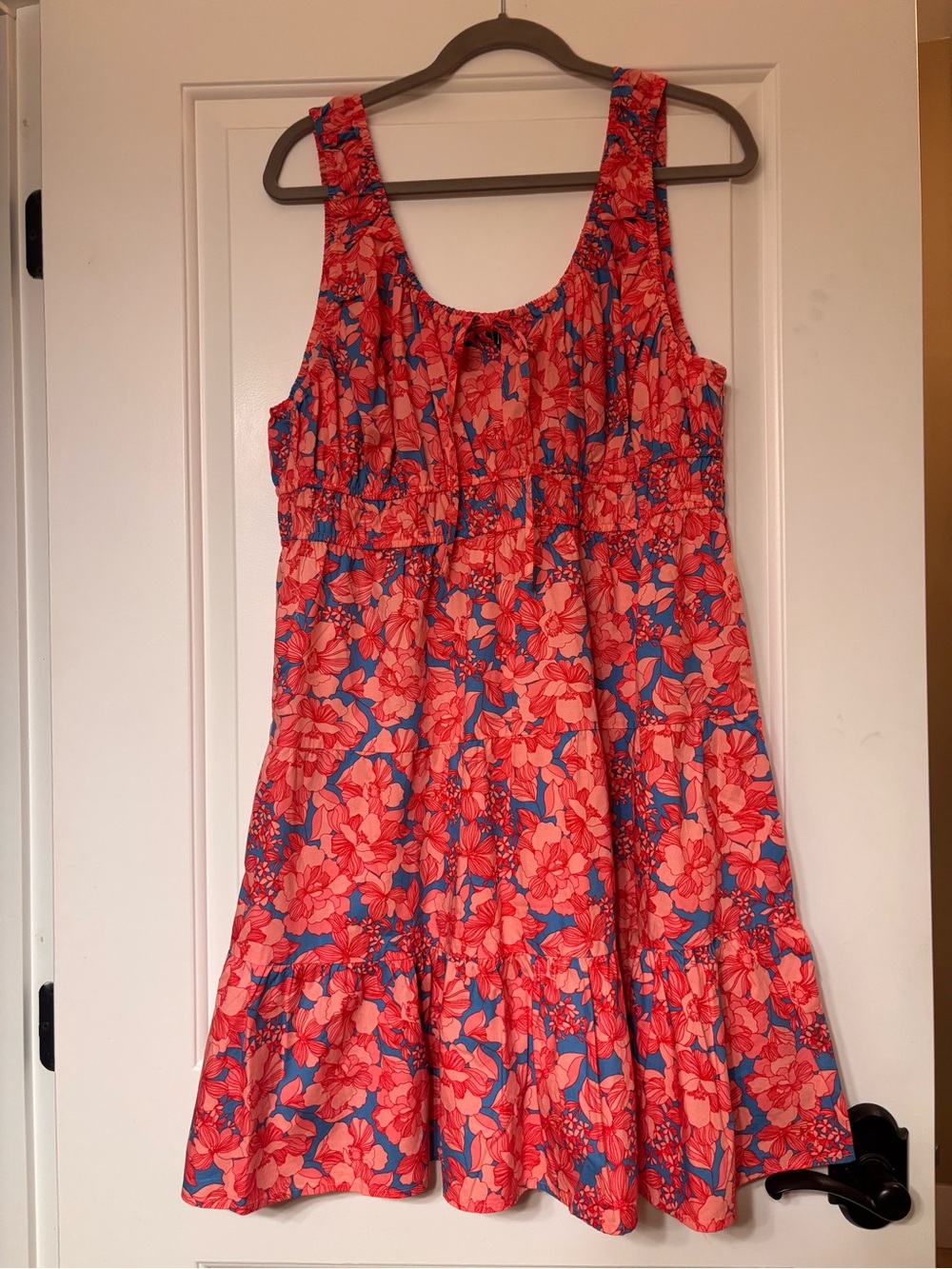 NEW w/Tags. Women’s GAP Coral and Blue Floral Tiered Dress. Size XL